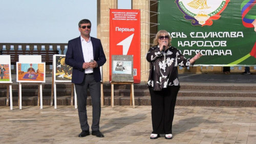 В Дербенте прошёл концерт на набережной ко Дню единства народов Дагестана