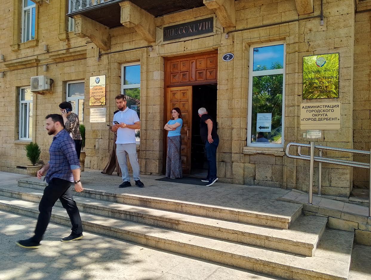 Тренировка по эвакуации при угрозе возникновения землетрясения