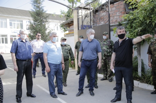 Бизнесмен Магомед Балакеримов закупит для дербентской кадетской школы-интерната новую мебель и технику