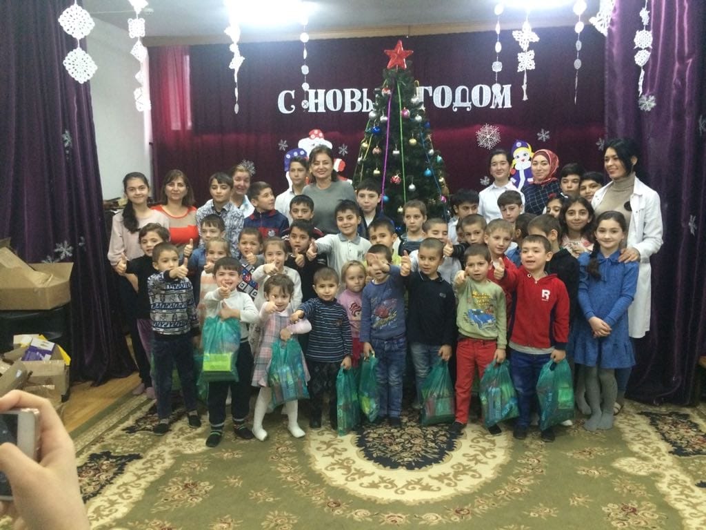 Детская музыкальная школа #2 города Дербент  посетила социально-реабилитационный центр с праздничным концертом